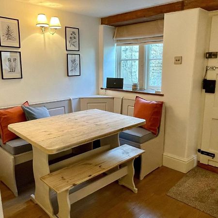 Hebe Cottage - Idyllic And Homely With Attention To Detail Atworth Экстерьер фото