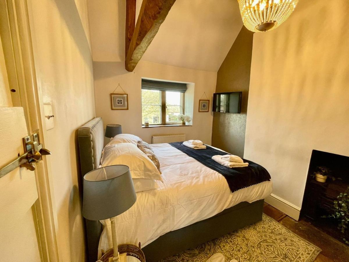 Hebe Cottage - Idyllic And Homely With Attention To Detail Atworth Экстерьер фото