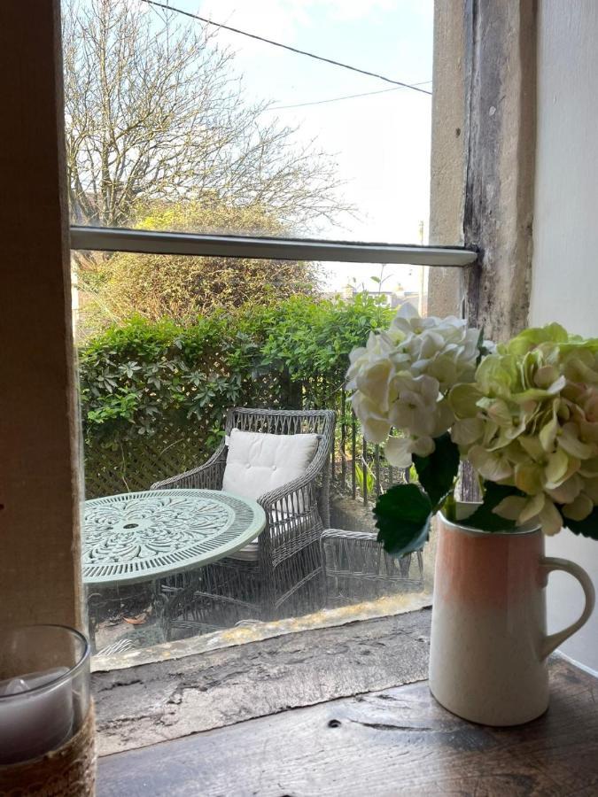 Hebe Cottage - Idyllic And Homely With Attention To Detail Atworth Экстерьер фото