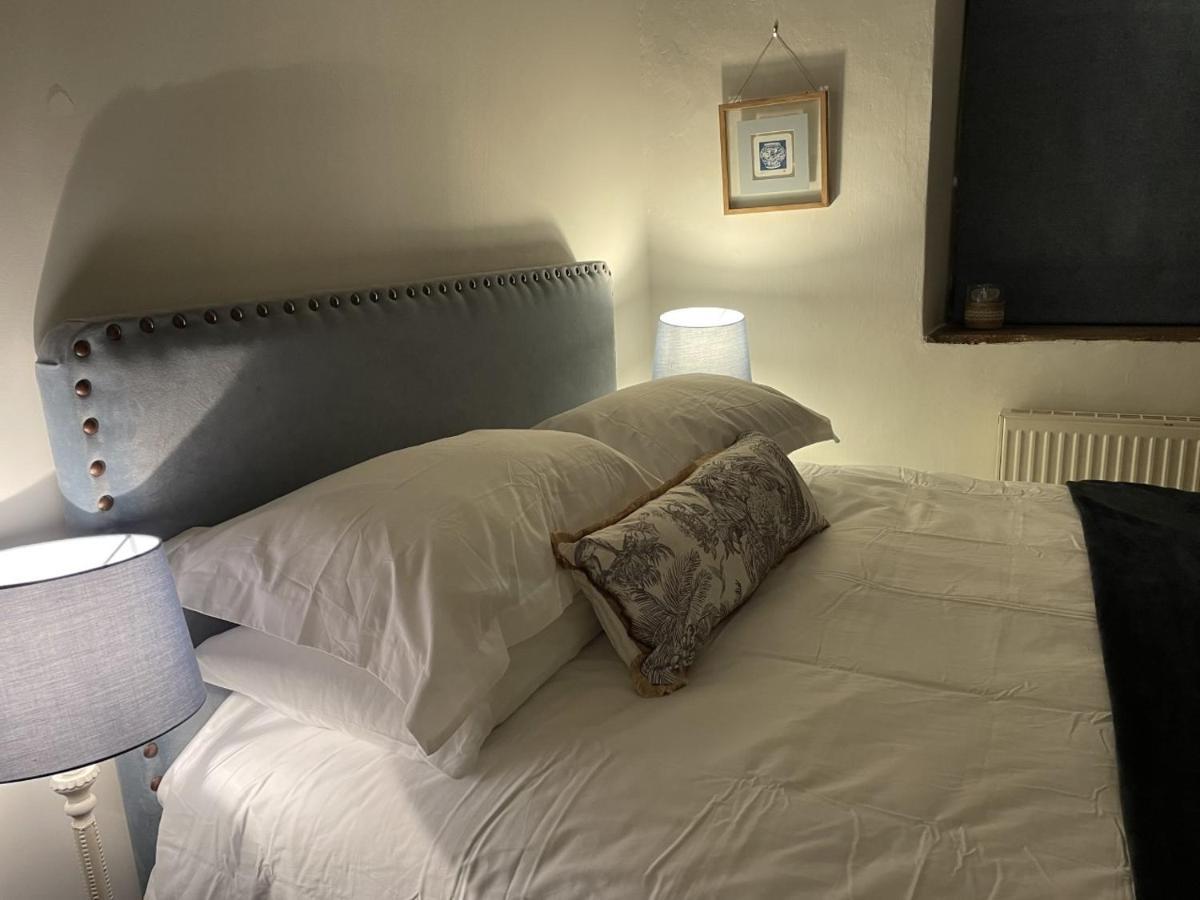 Hebe Cottage - Idyllic And Homely With Attention To Detail Atworth Экстерьер фото