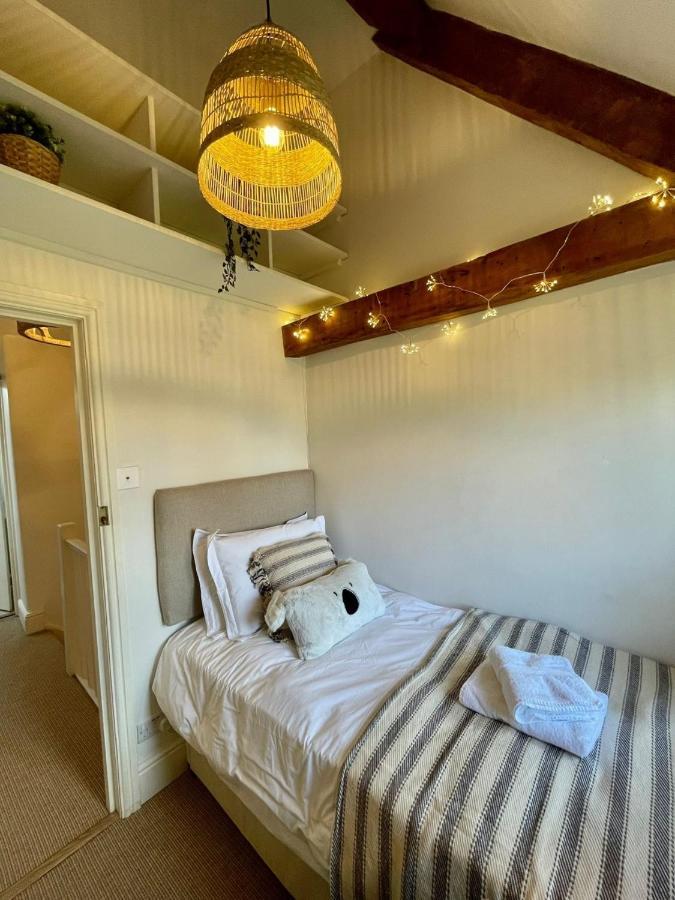 Hebe Cottage - Idyllic And Homely With Attention To Detail Atworth Экстерьер фото