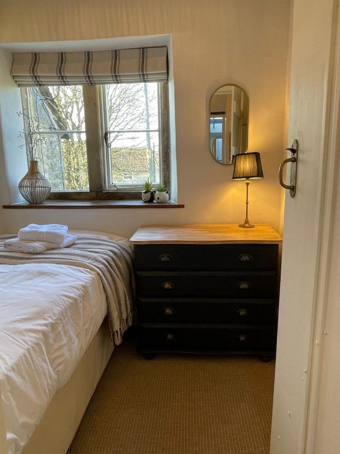 Hebe Cottage - Idyllic And Homely With Attention To Detail Atworth Экстерьер фото